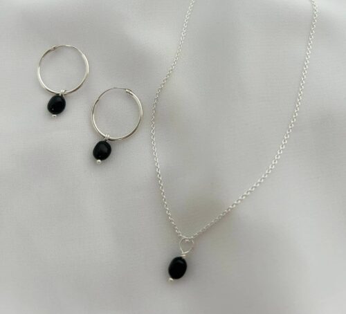 Exclusive gift set with silver earrings and necklace