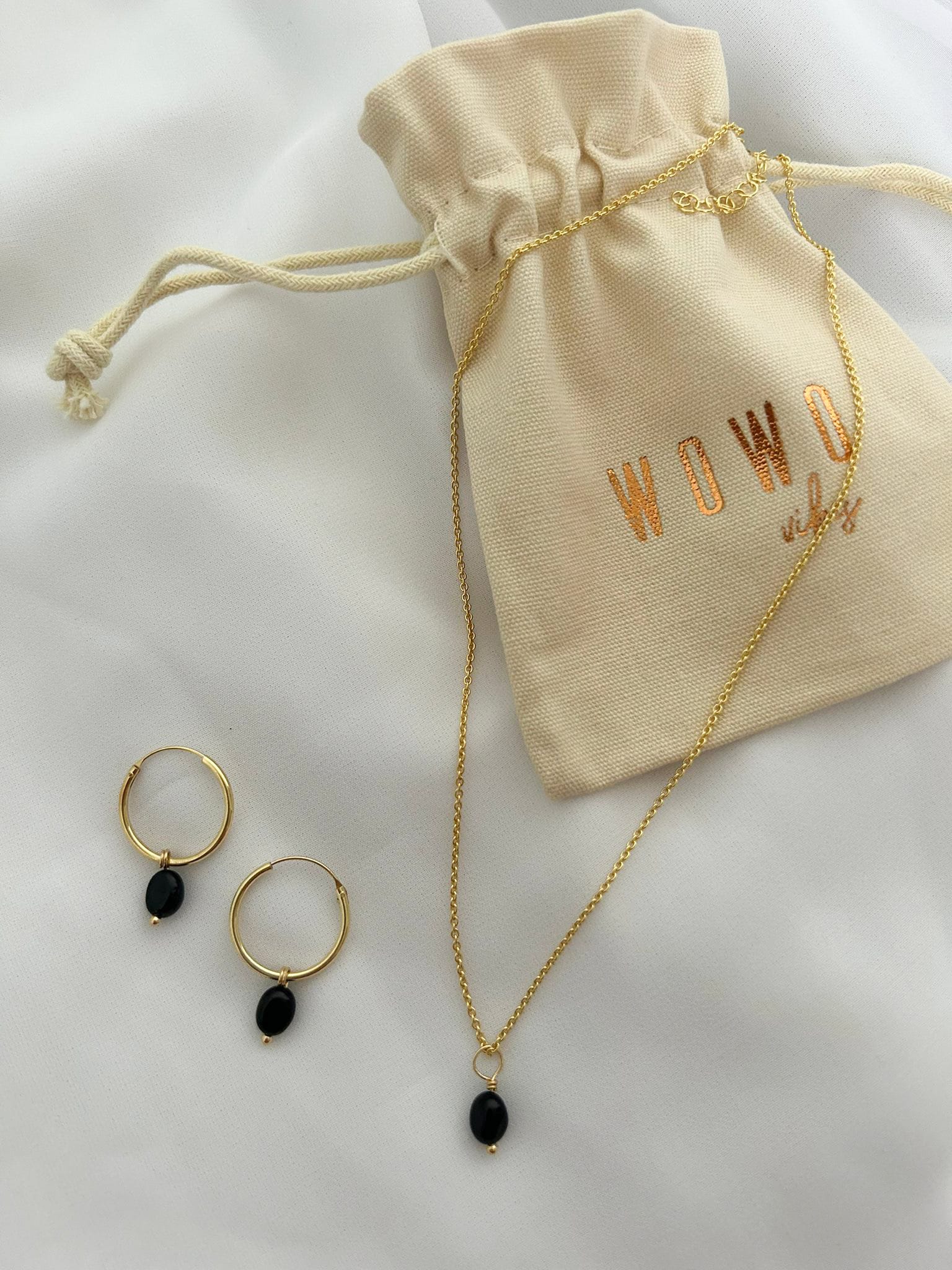 Gift set with gold plated silver earrings and necklace