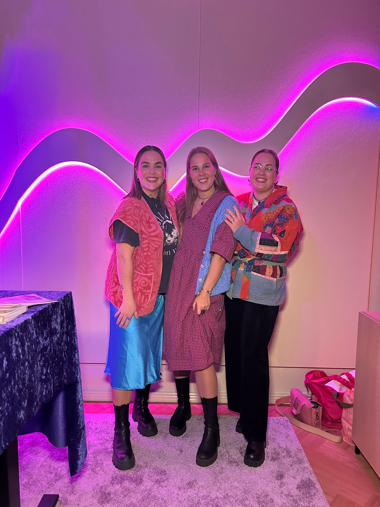 about us - tarinamme - WOWO vibes about us - tarinamme