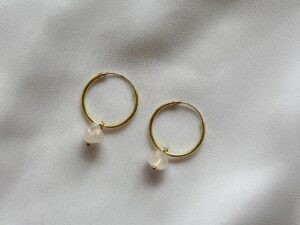 Minimalist beauty -korvakorut ruusukvartsi