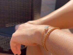 My loved ones -horoskooppikäsikoru