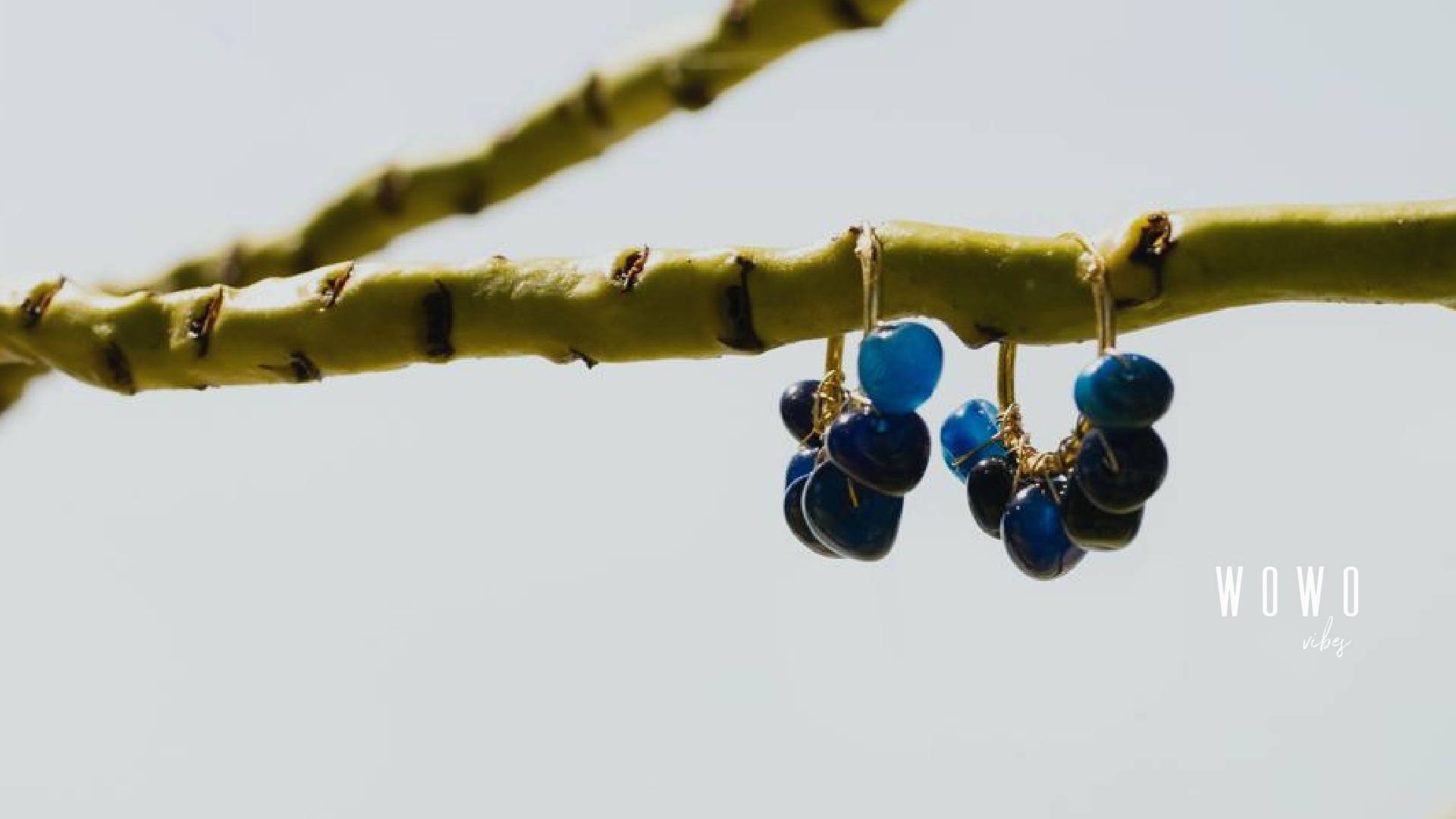 - WOWO vibes WOWO vibes korut, logolla